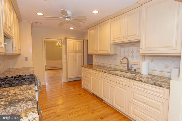 $835,000 | 21 Woods End Drive, Doylestown, PA 18902