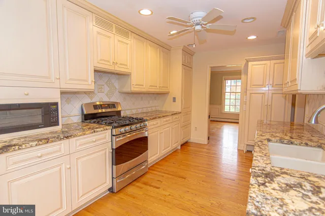 $835,000 | 21 Woods End Drive, Doylestown, PA 18902