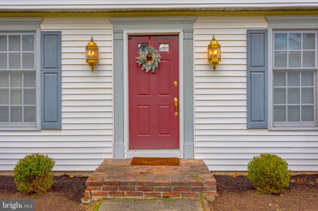 $835,000 | 21 Woods End Drive, Doylestown, PA 18902