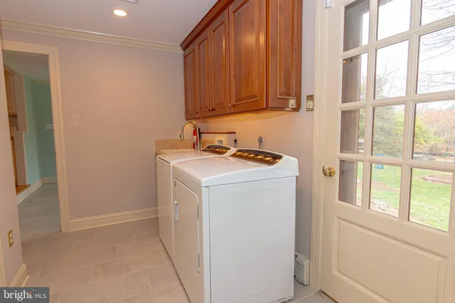 $835,000 | 21 Woods End Drive, Doylestown, PA 18902