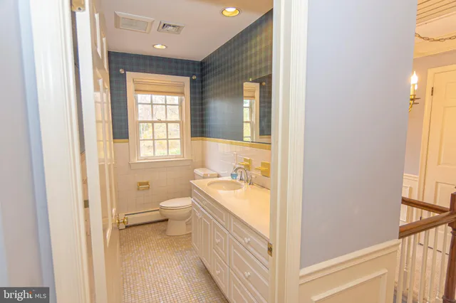 $835,000 | 21 Woods End Drive, Doylestown, PA 18902