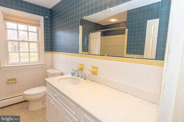 $835,000 | 21 Woods End Drive, Doylestown, PA 18902