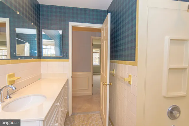 $835,000 | 21 Woods End Drive, Doylestown, PA 18902