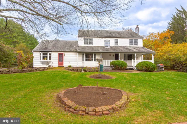 $835,000 | 21 Woods End Drive, Doylestown, PA 18902