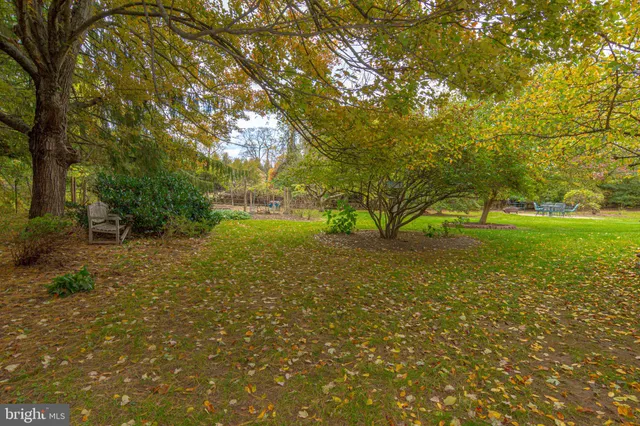 $835,000 | 21 Woods End Drive, Doylestown, PA 18902