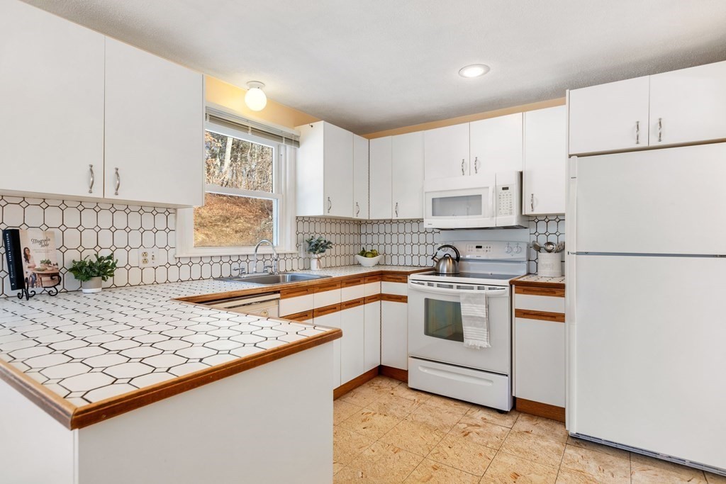 24 Dover Road Millis, MA 02054 - Photo 10 of 27 Gallery Image 10