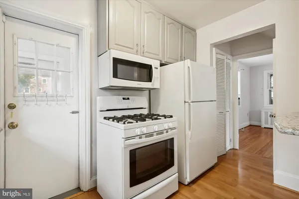 $3,750 | 619 South Garfield Street, Arlington, VA 22204