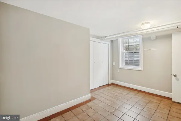 $3,750 | 619 South Garfield Street, Arlington, VA 22204