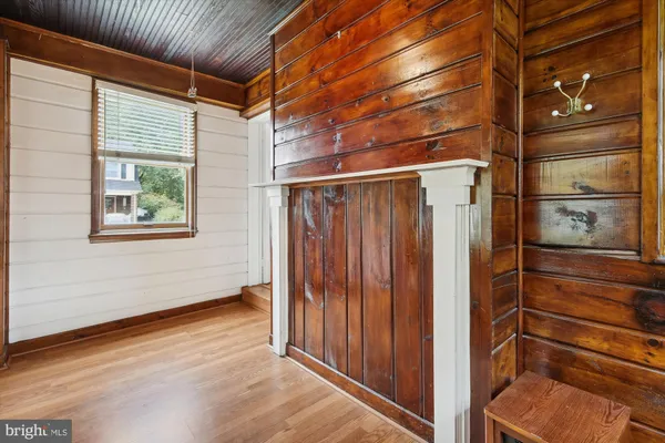 $3,750 | 619 South Garfield Street, Arlington, VA 22204