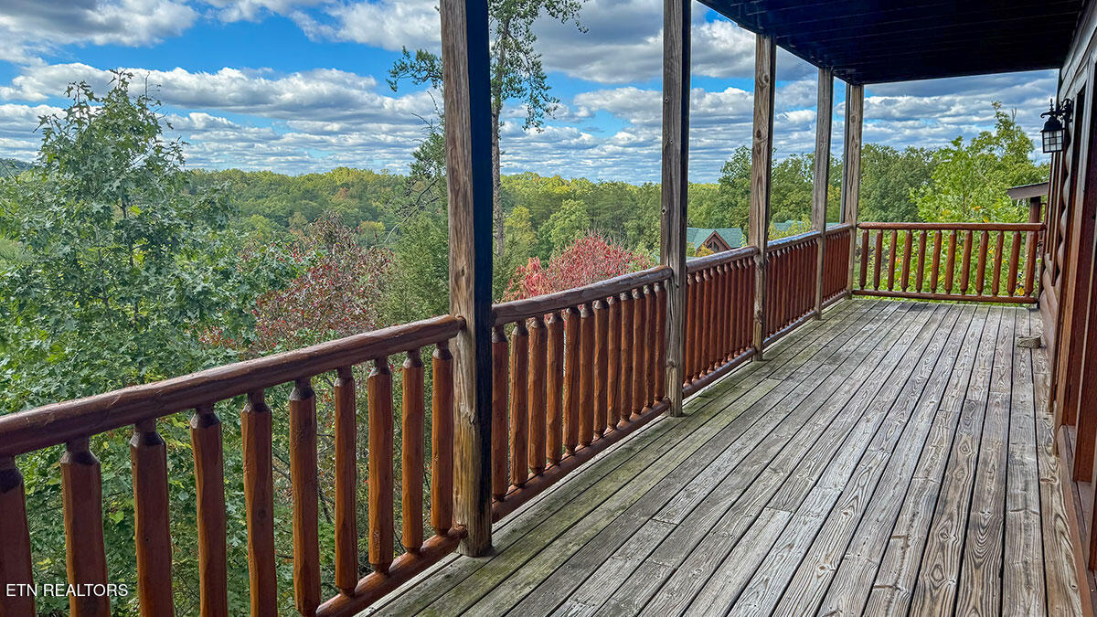 1352 Timberwolf Way Sevierville, TN 37876 - Photo 25 of 41 rental-cabin-30