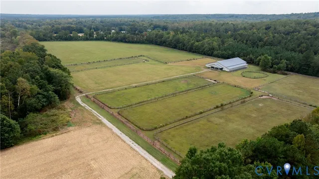 a view of a tennis court