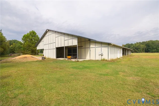 a view of an house with swimming pool