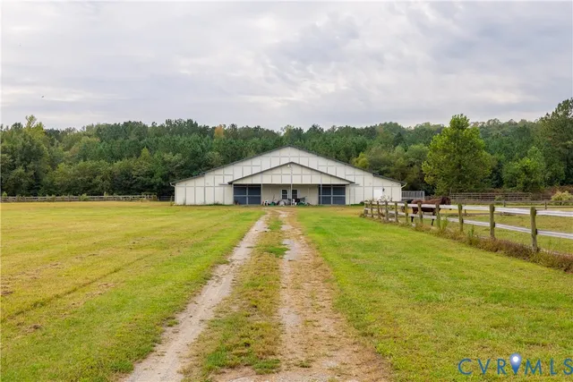 a view of yard with lake view