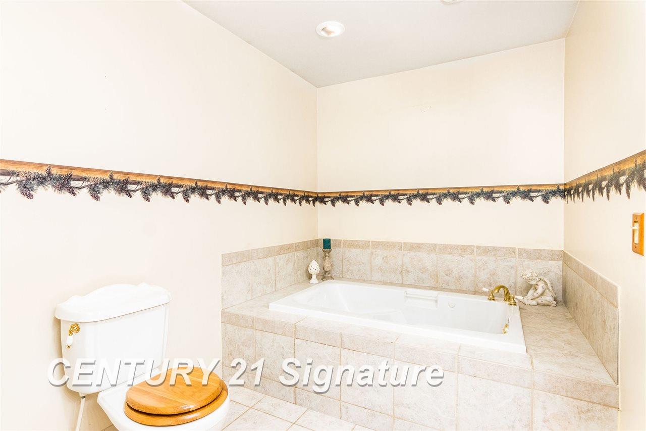 7622 North River Road Freeland, MI 48623 - Photo 22 of 35