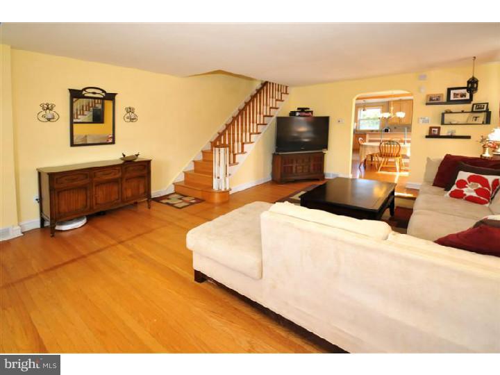 803 Rhawn Street Philadelphia, PA 19111 - Photo 4 of 20 Gallery Image 4