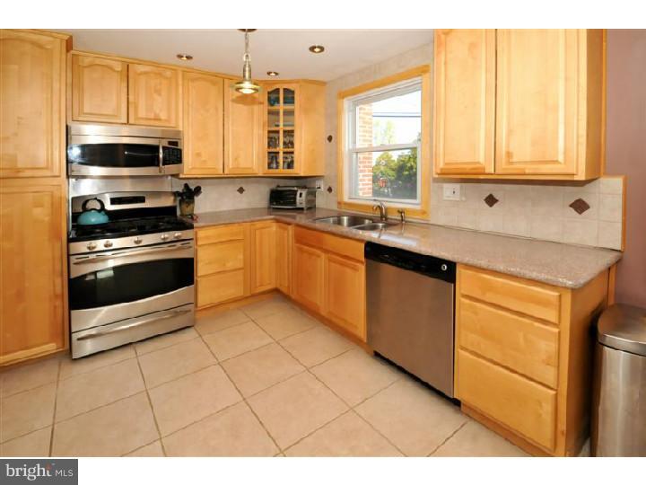 803 Rhawn Street Philadelphia, PA 19111 - Photo 10 of 20 Gallery Image 10