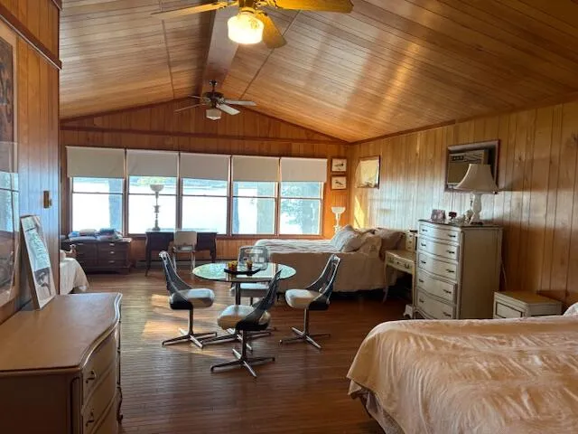 $2,250,000 | 59388 41st Street, Paw Paw, MI 49079