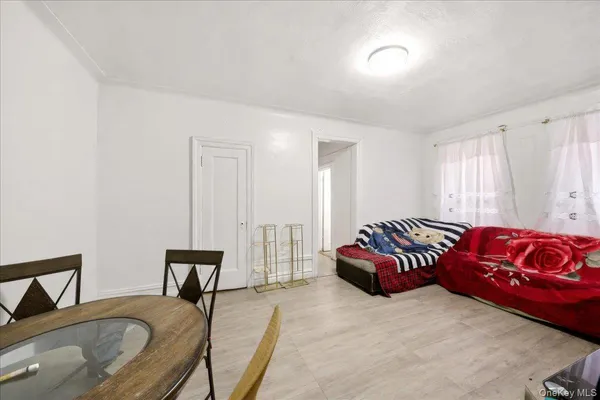 $150,000 | 1974 Lafontaine Avenue, Unit 2E | East Tremont