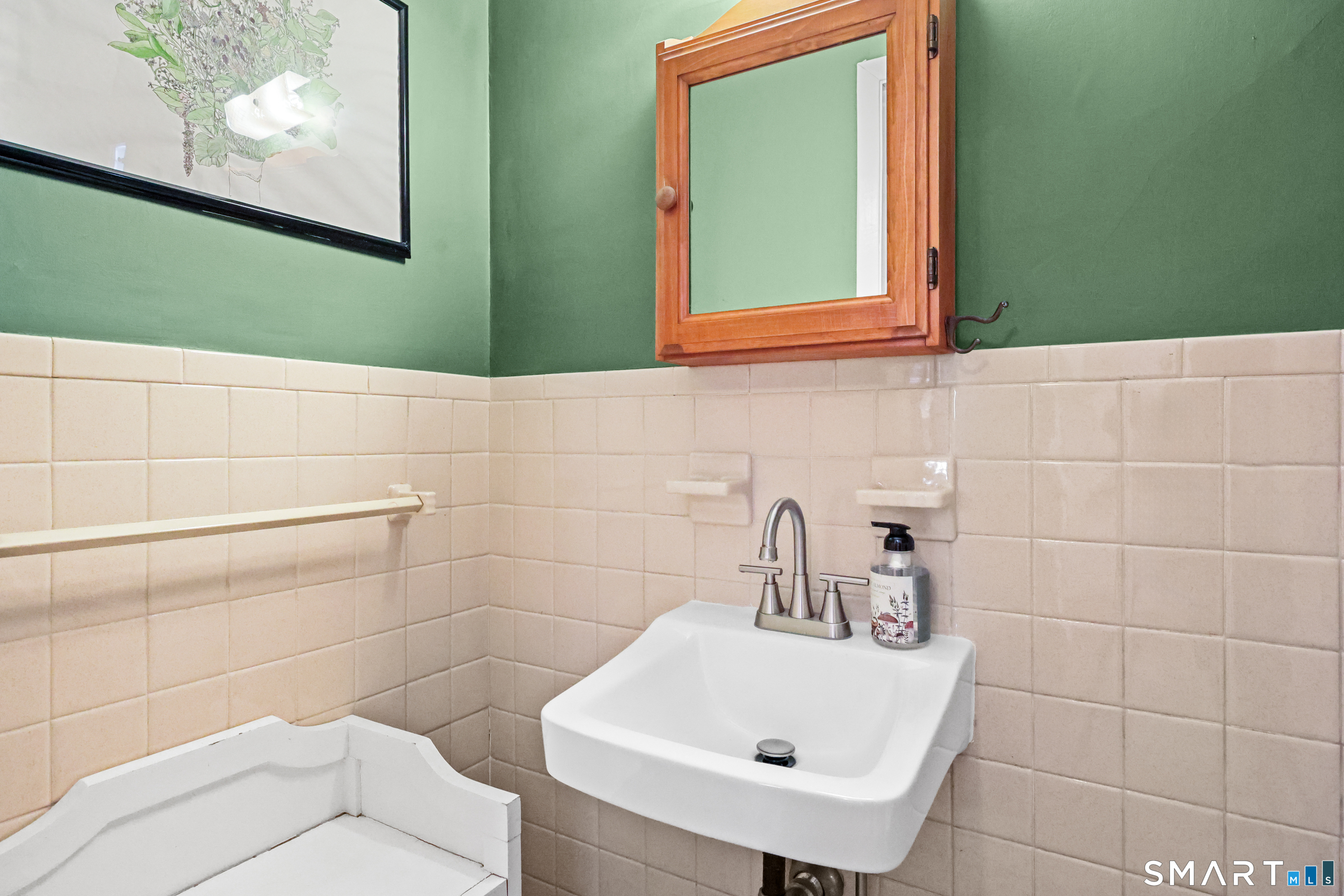 1720 Whitney Avenue Hamden, CT 06517 - Photo 16 of 40
