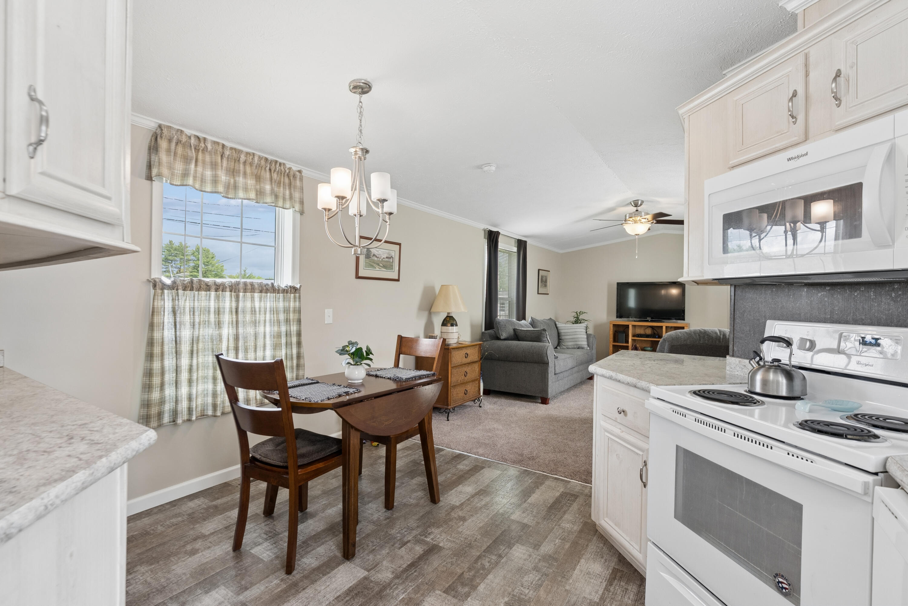 11 Ofarrell Street Topsham, ME 04086 - Photo 9 of 28 DSC05089