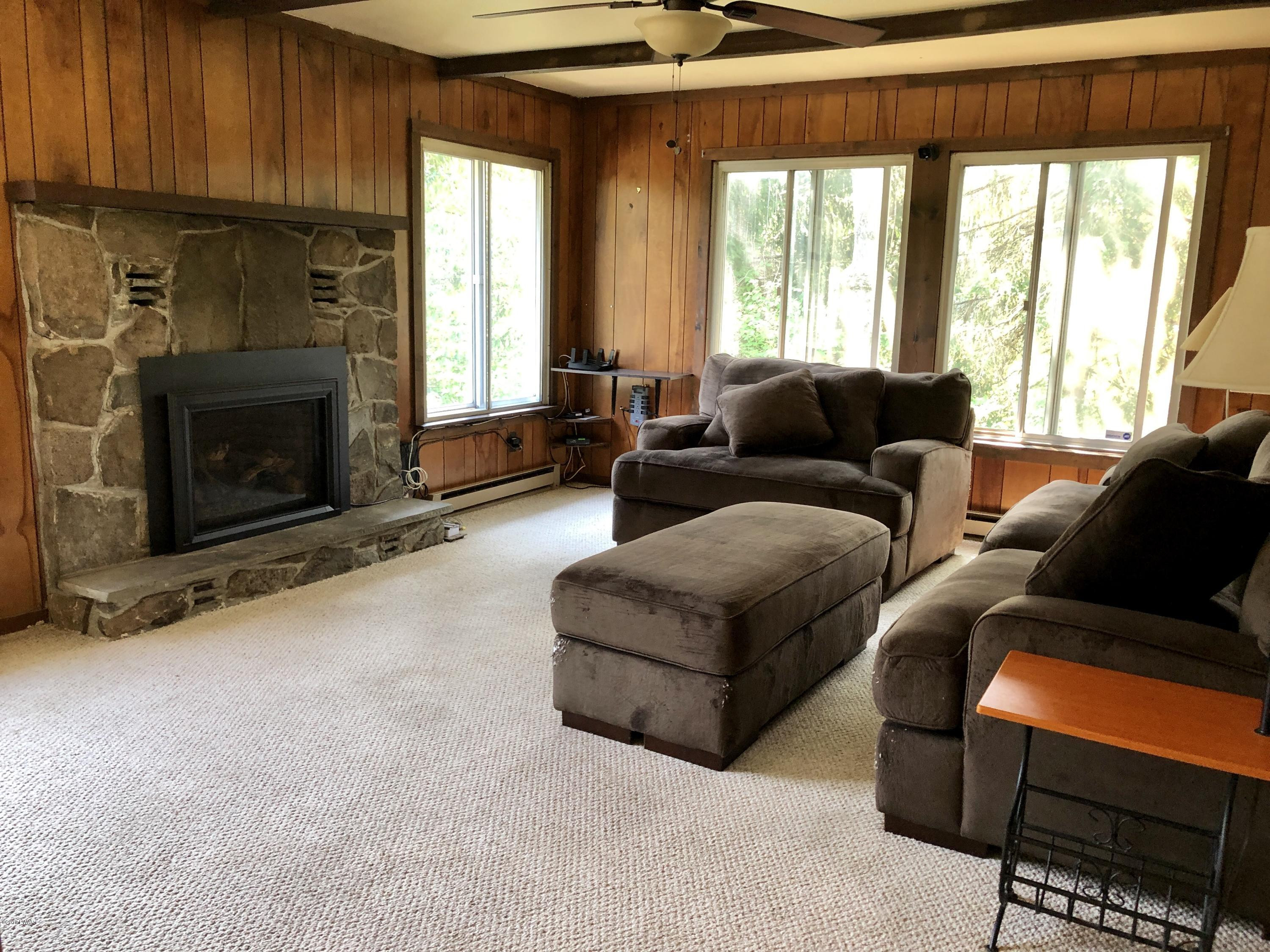 191 Rt 590 Greeley, PA 18425 - Photo 11 of 32