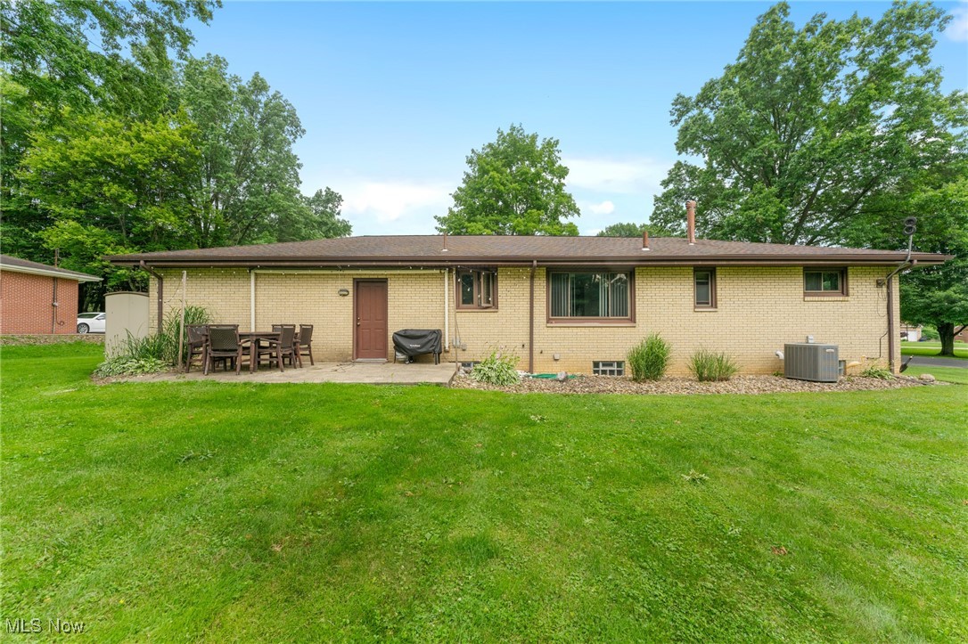 7596 Connelly Road Masury, OH 44438 - Photo 2 of 20 Gallery Image 2