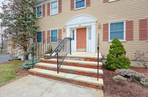 $468,888 | 20-2 America Way, Unit 2, Salem, MA 01970