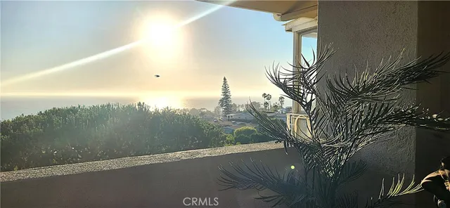 $1,124,500 | 21682 Ocean Vista Drive, Unit A, Laguna Beach, CA 92651