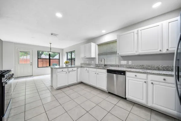 $2,450 | 6414 Oakburl Court, Sugar Land, TX 77479