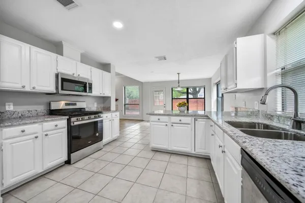 $2,450 | 6414 Oakburl Court, Sugar Land, TX 77479