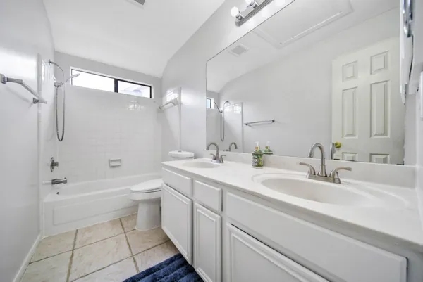$2,450 | 6414 Oakburl Court, Sugar Land, TX 77479