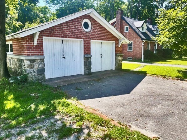 471 Bridge Road Northampton, MA 01062 - Photo 4 of 22 a front view of house with yard and green space