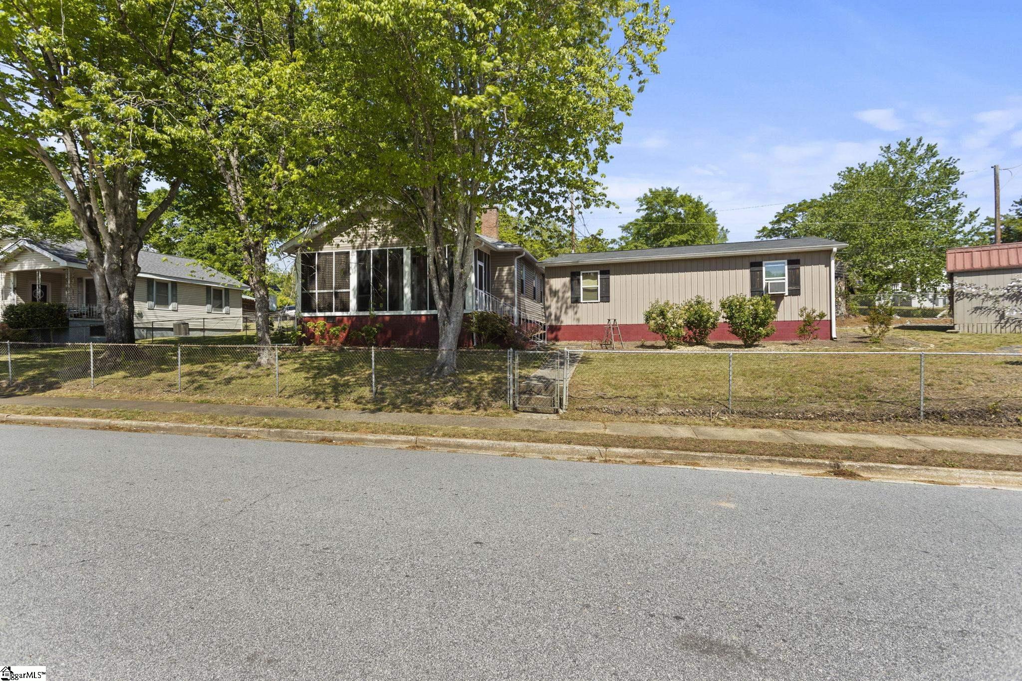 106 Webster Street Slater, SC 29683 - Photo 1 of 34