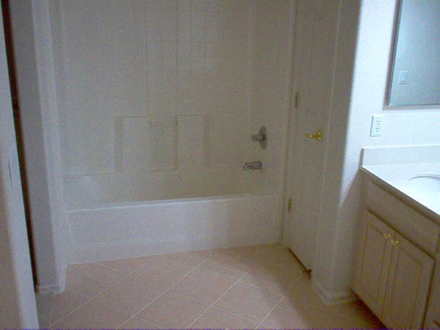 1702 East Bell Road, Unit 143 Phoenix, AZ 85022 - Photo 8 of 14 Master Bath