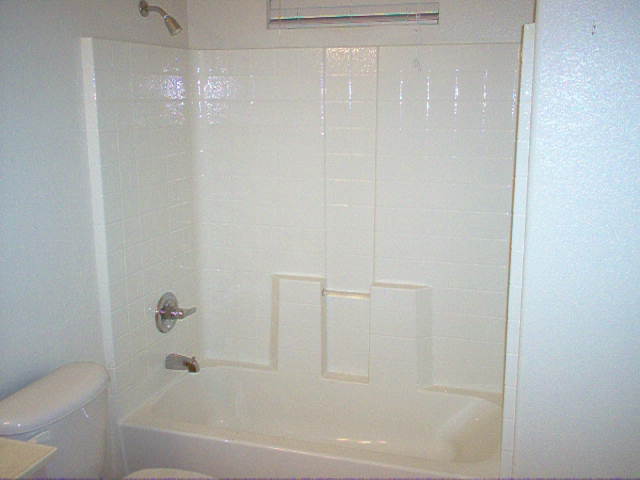 1702 East Bell Road, Unit 143 Phoenix, AZ 85022 - Photo 10 of 14 Hall Bath 2