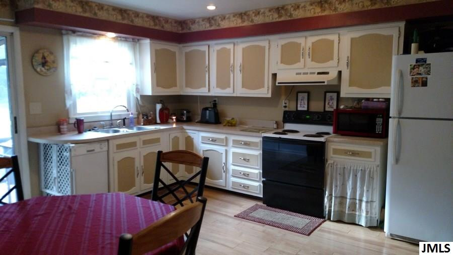 1548 North Sandstone Road Jackson, MI 49201 - Photo 3 of 30 Photo 3