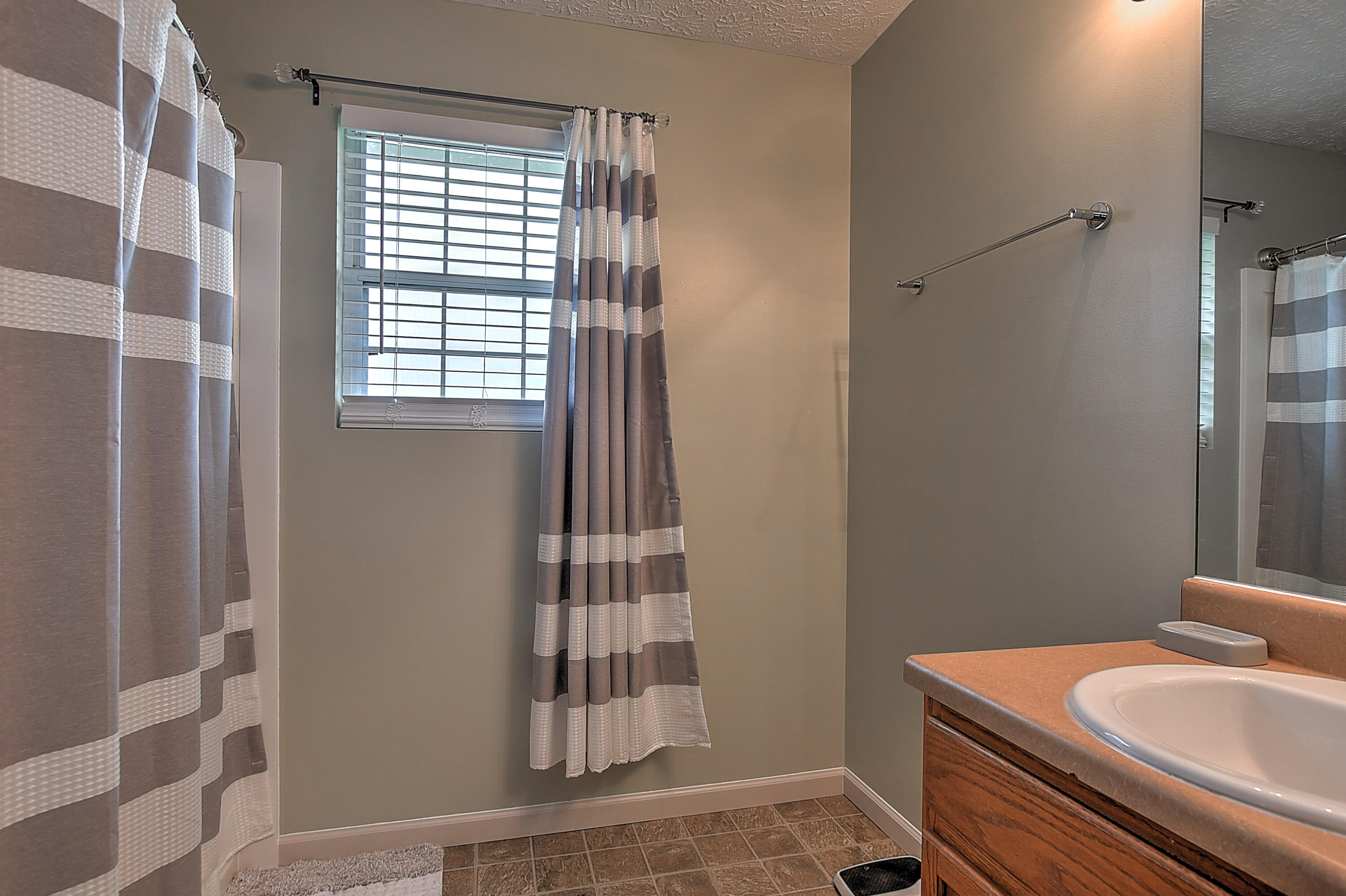 490 Hales Chapel Road Gray, TN 37615 - Photo 14 of 16 490 Hales Chapel-24