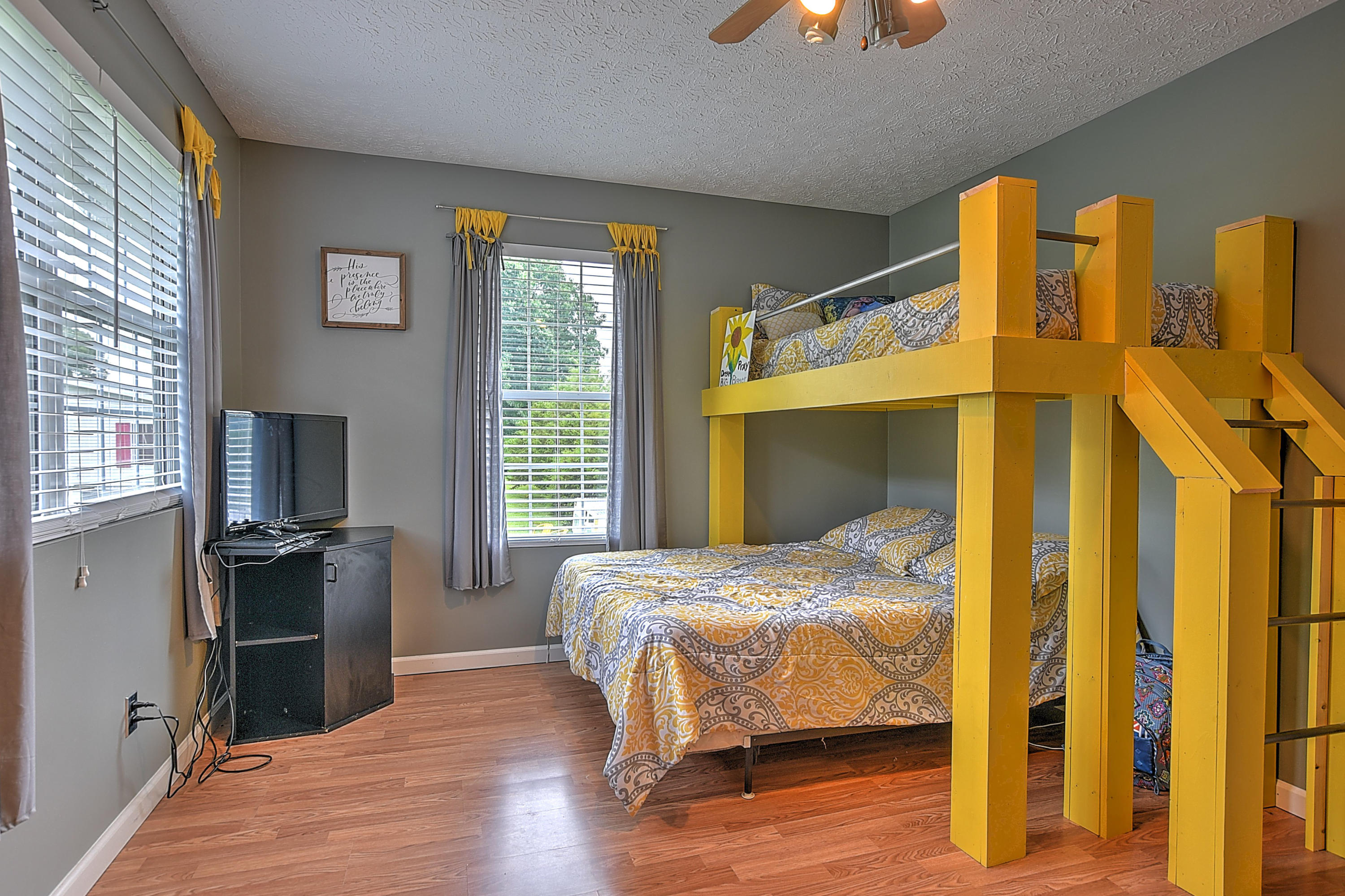490 Hales Chapel Road Gray, TN 37615 - Photo 15 of 16 490 Hales Chapel-15