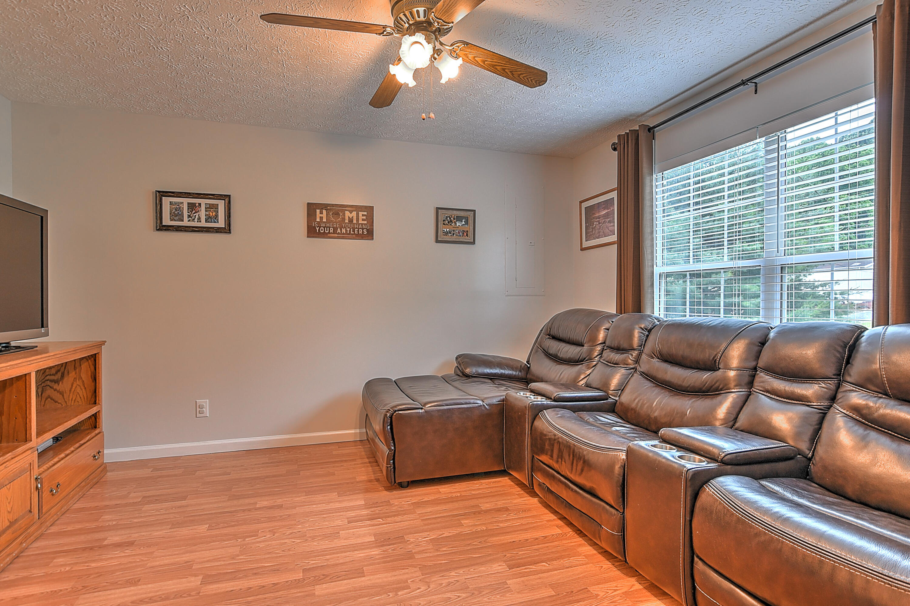 490 Hales Chapel Road Gray, TN 37615 - Photo 10 of 16 490 Hales Chapel-12