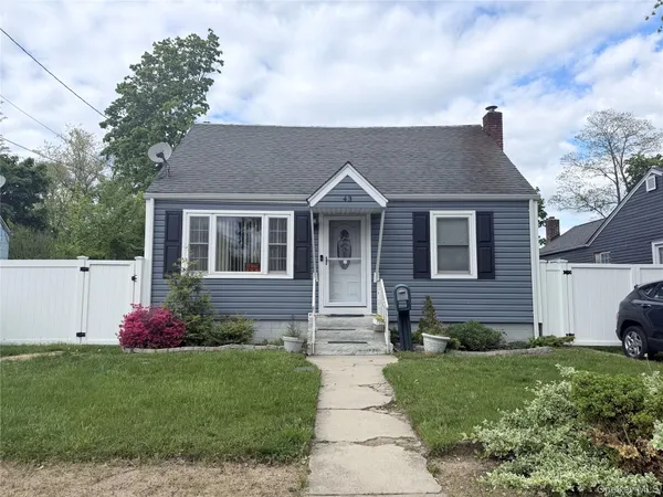 $550,000 | 43 Bethpage Road, Copiague, NY 11726