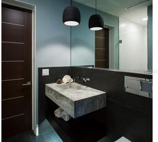 $14,750 | 356 Bayview Drive Northeast, St. Petersburg, FL 33704