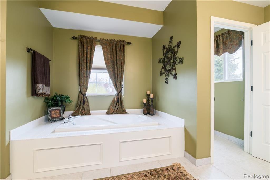 77 Londonderry Lane Rochester, MI 48306 - Photo 26 of 49 26.jpg
