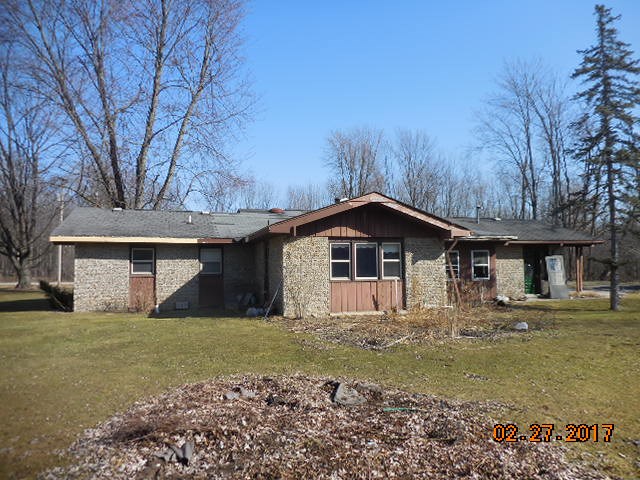 7890 Moorish Road Bridgeport, MI 48722 - Photo 3 of 19