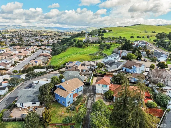 $1,160,000 | 571 South Traffic Way, Arroyo Grande, CA 93420