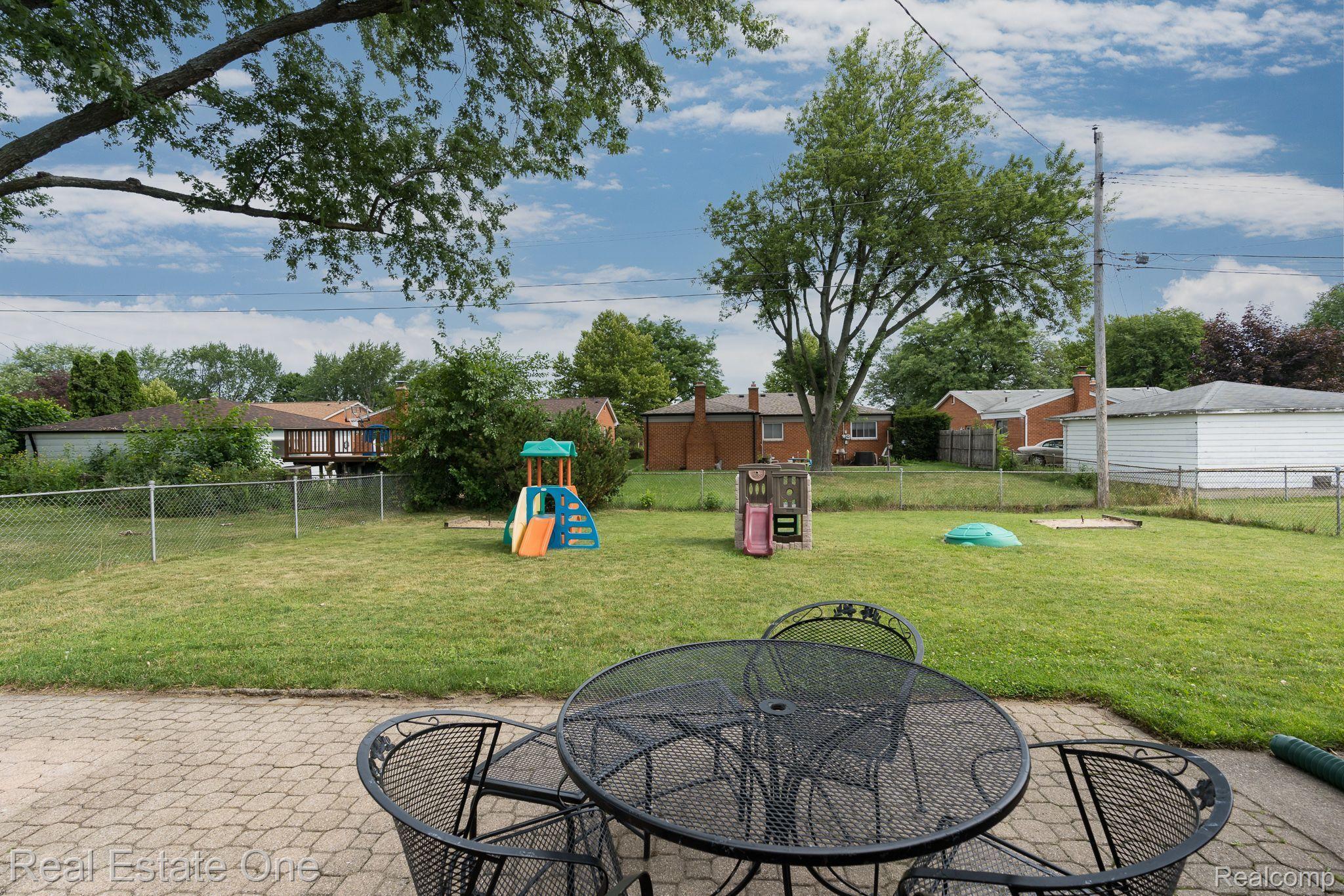 2623 Rhodes Drive Troy, MI 48083 - Photo 26 of 28 Gallery Image 26