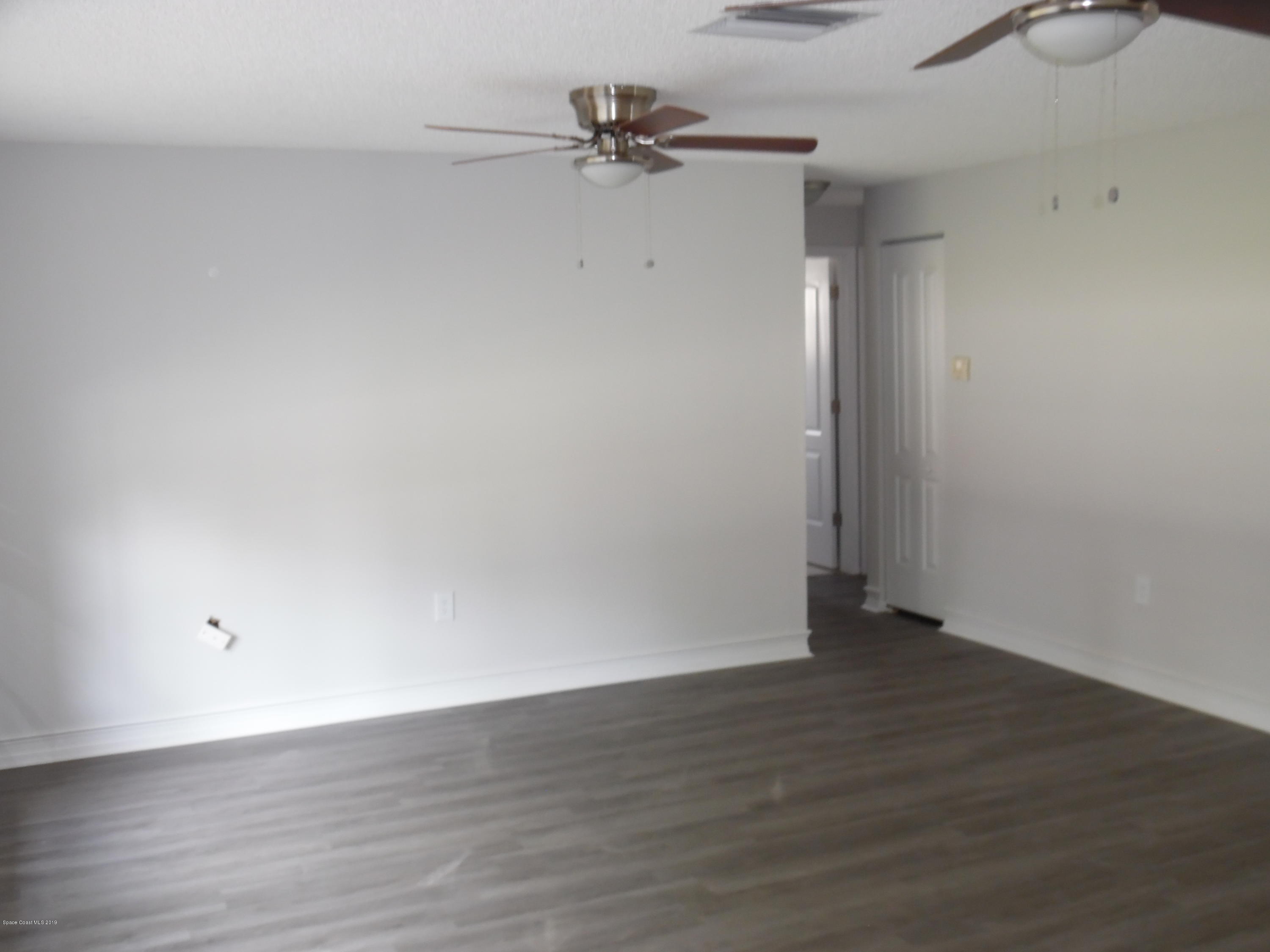 431 Count Street Melbourne, FL 32901 - Photo 3 of 15 L.R. from front door