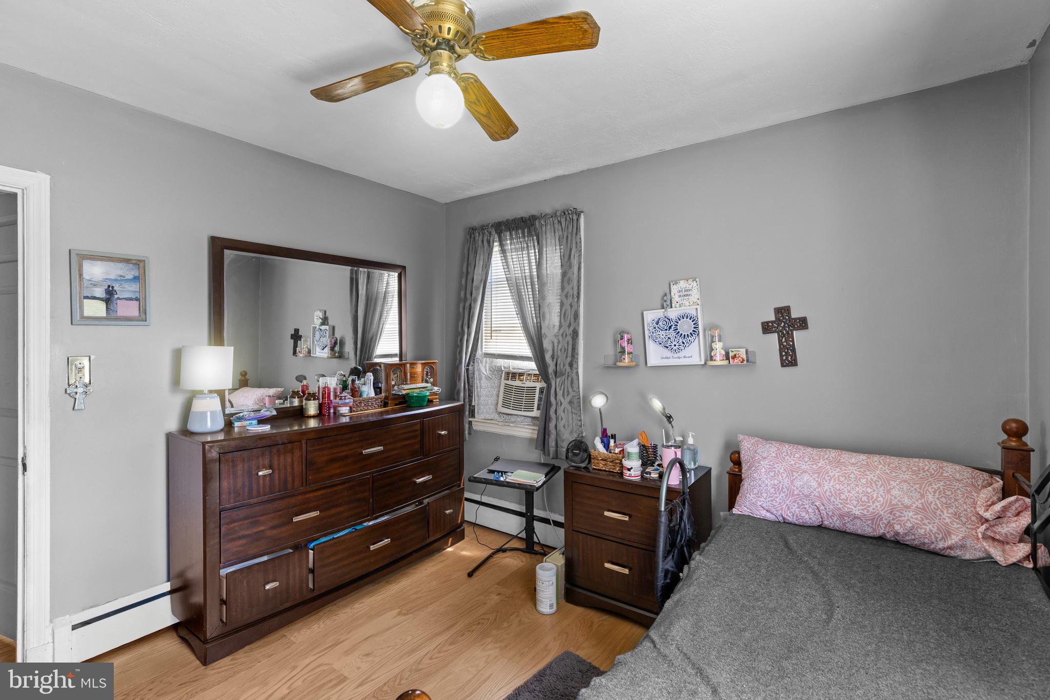 574 Edmondson Avenue Baltimore, MD 21228 - Photo 21 of 30 Primary bedroom