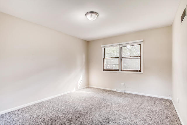 34 Green Ridge Road Elgin, IL 60120 - Photo 13 of 17