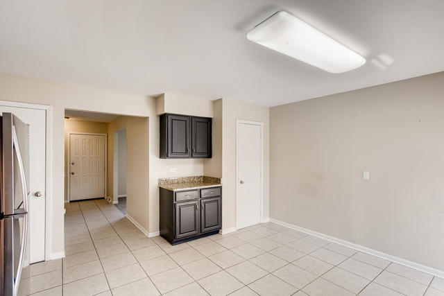 34 Green Ridge Road Elgin, IL 60120 - Photo 7 of 17