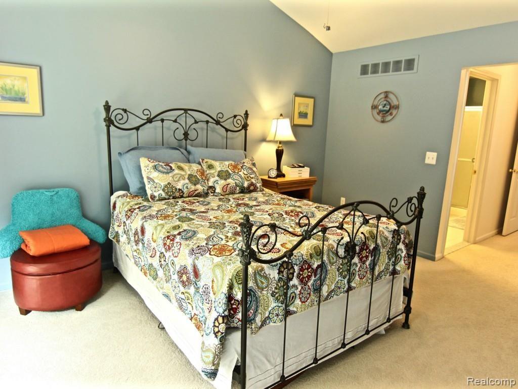 1066 Churchill Circle Rochester, MI 48307 - Photo 48 of 56 IMG_2716.jpg